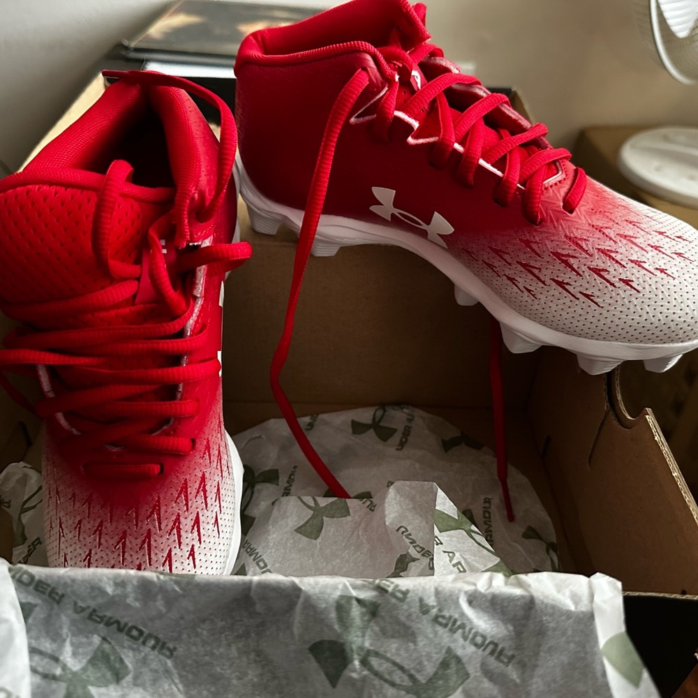 Under Armour Boy Football Cleats
